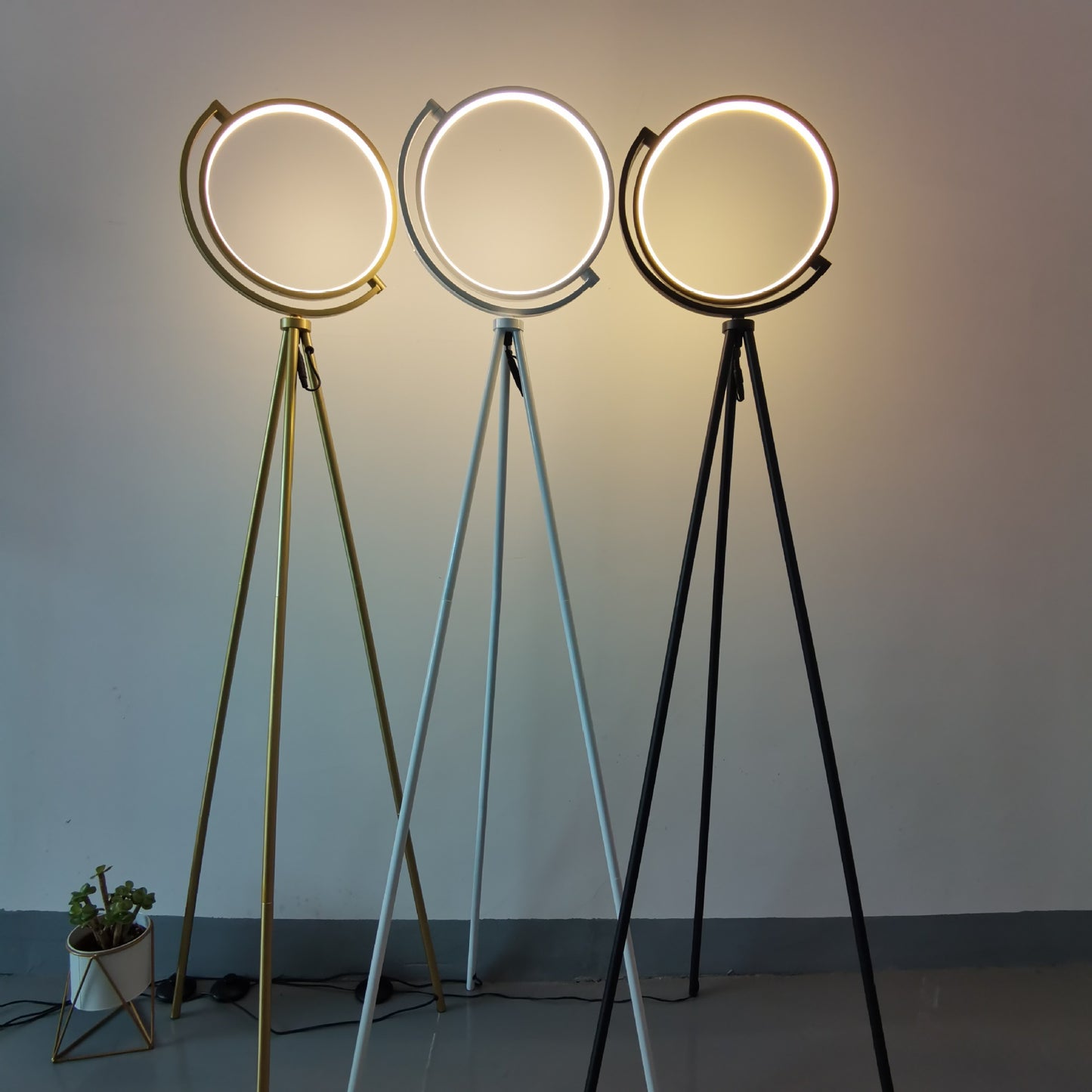 Halo floor lamp white