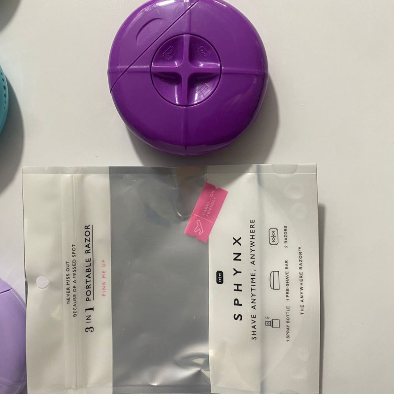 FUR LIFTER — for hair on sofas, beds and car seats
